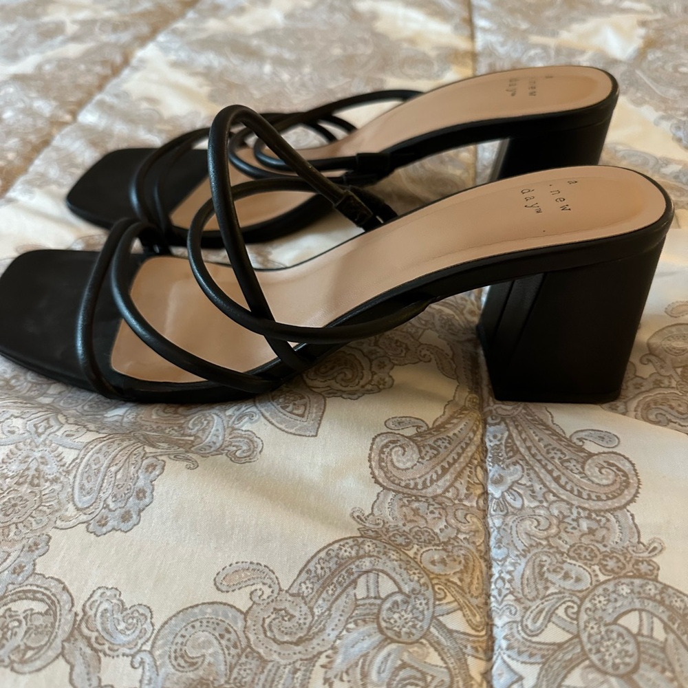 Women's Black Strappy Block Heel Sandals